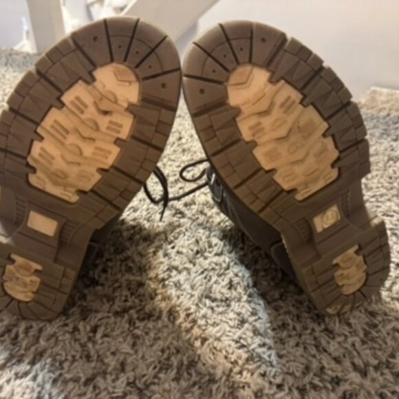 Brown lace-up winter boots with plaid lining size 8.5 - Picture 6 of 6